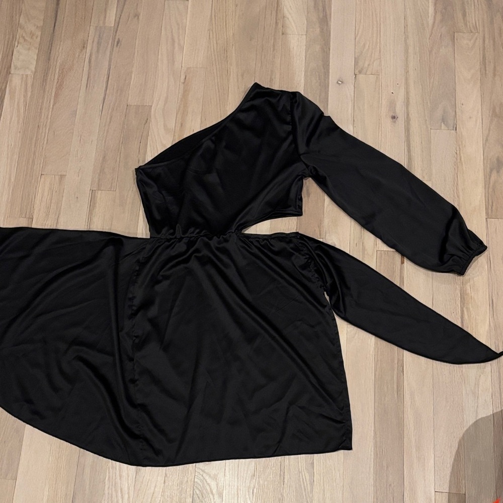 Elegant Black One-Shoulder Dress